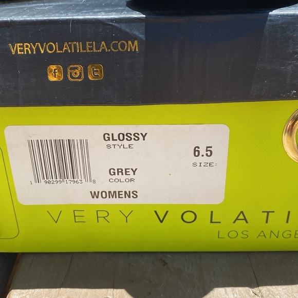 Very Volatile glossy silver floral cloth strap ankle booties size 6.5 - Picture 11 of 12